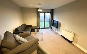 Best Price! Huge 1 Bed Apartment, City Centre, Single Beds Or Super King, Sofabed & Free Secure Parking
